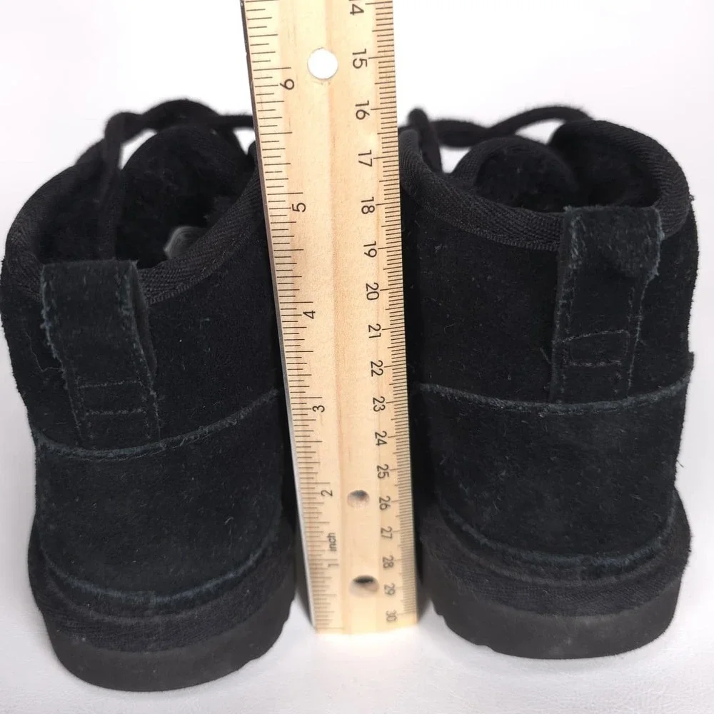 UGG Neumal Black Suede Chukka Boots Unisex Kids Size 1 Youth Lace‎ Up